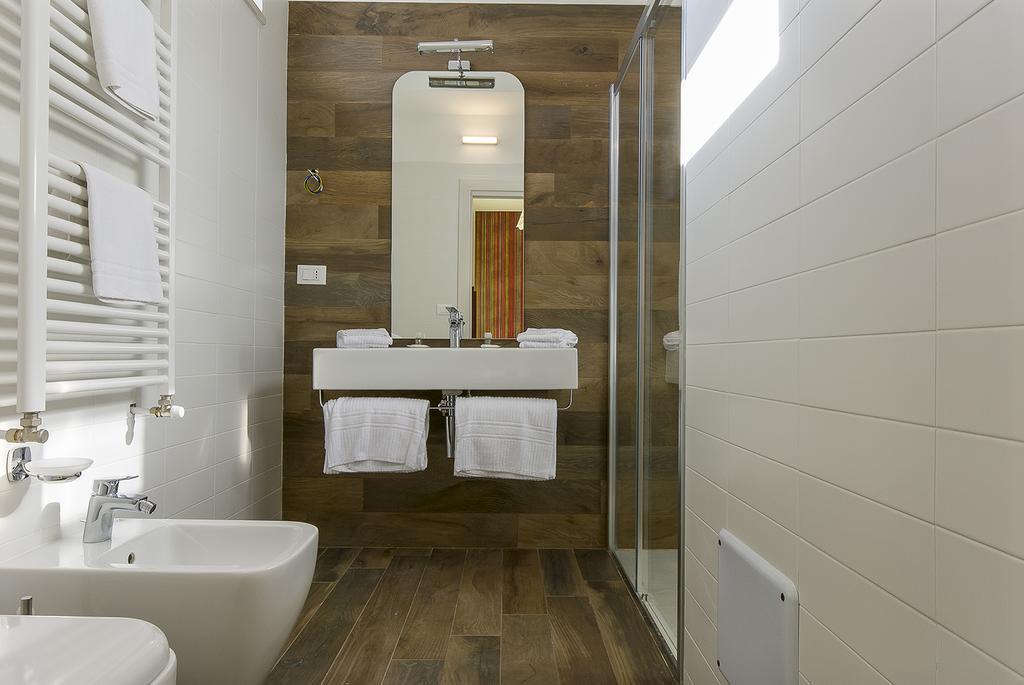 Large Double or Twin Room