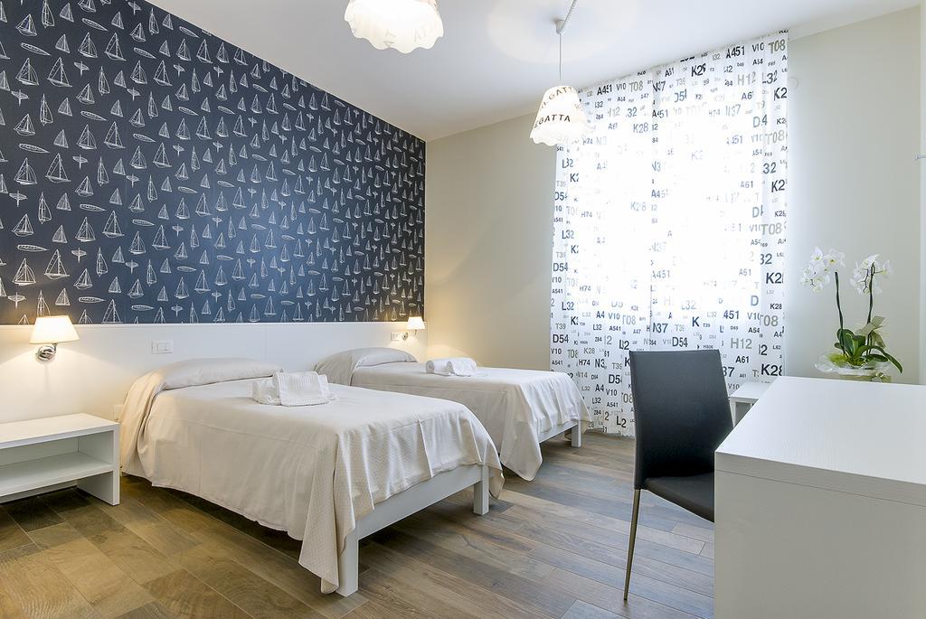 Large Double or Twin Room