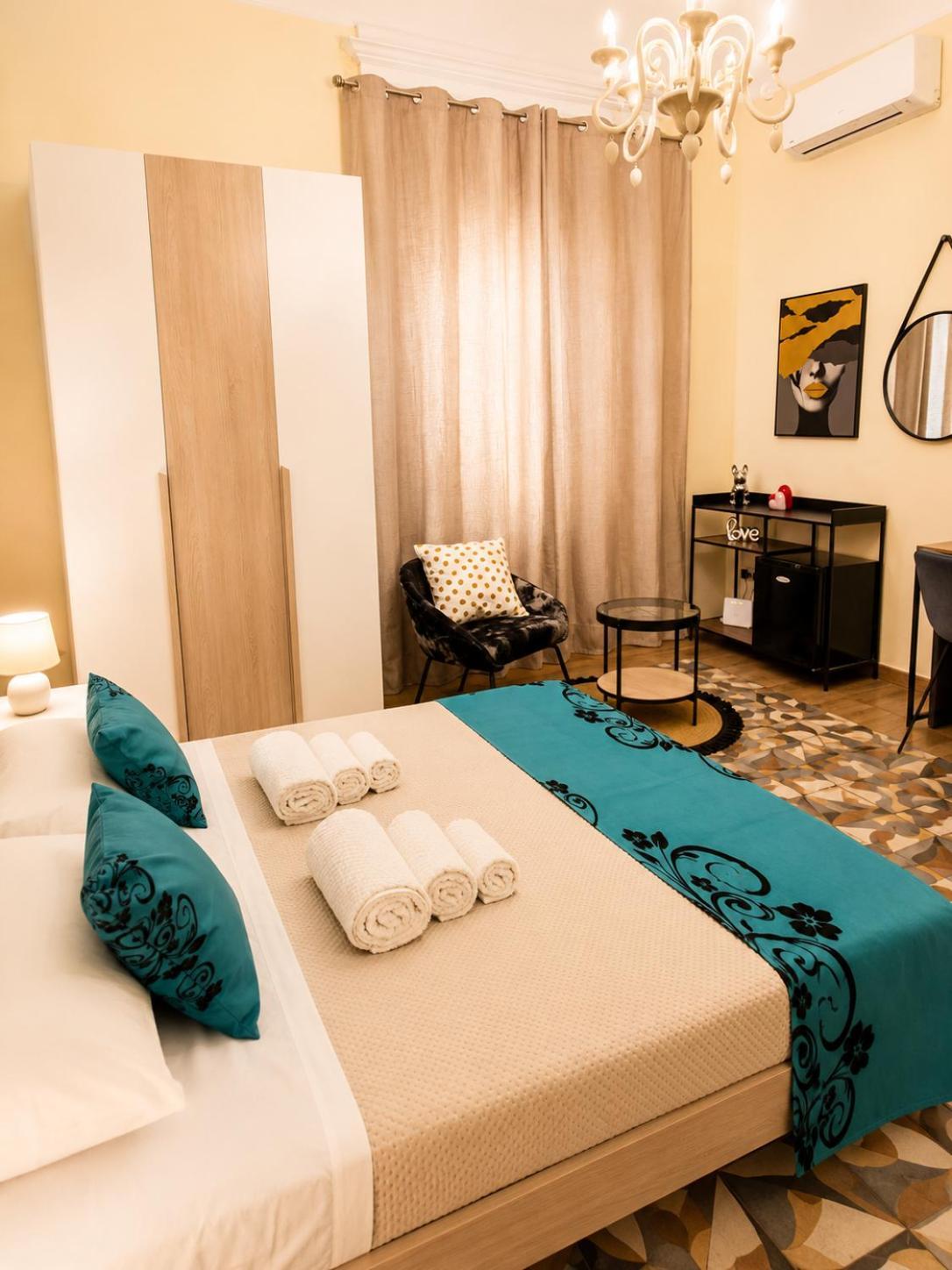 Double Room Private Bathroom