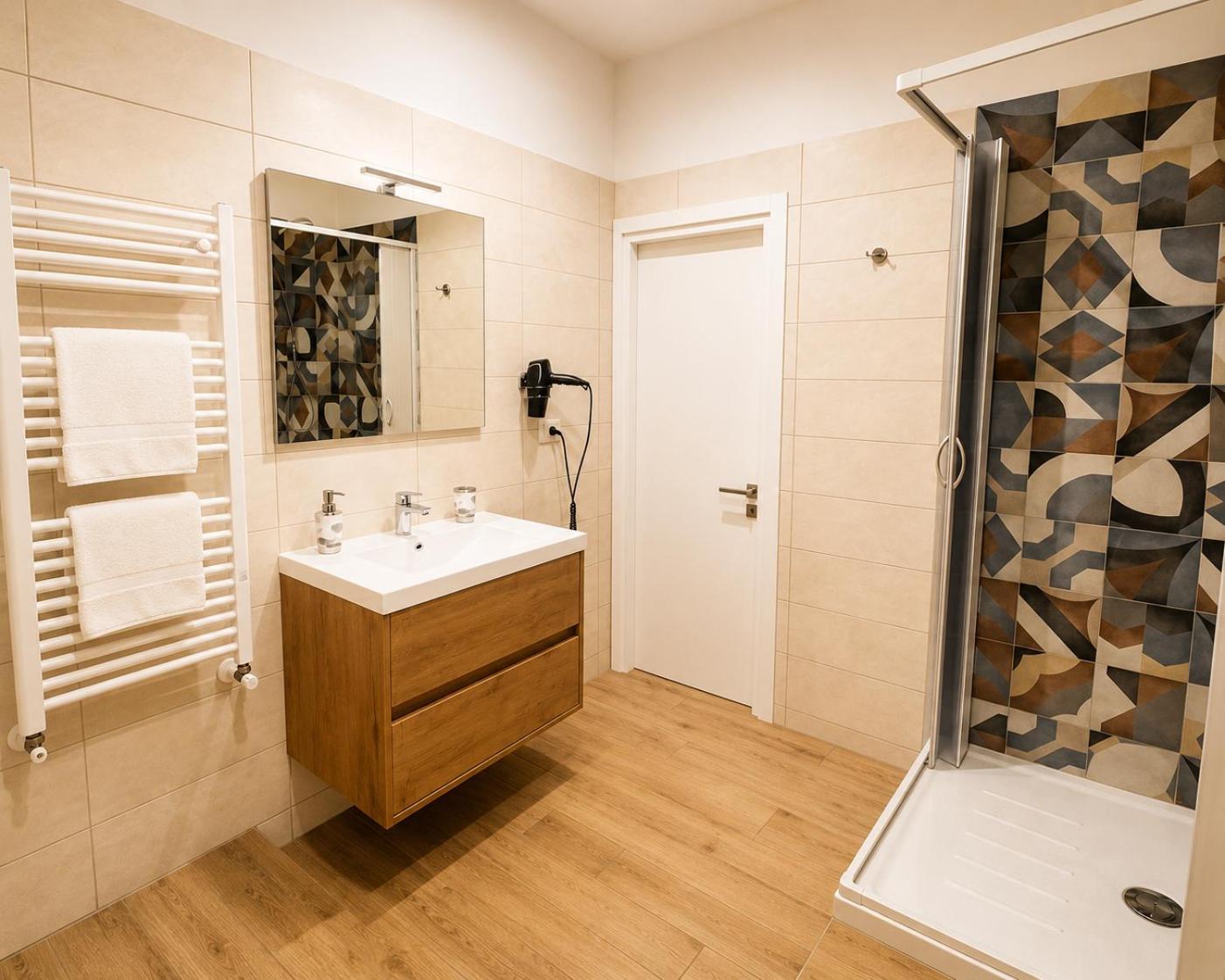 Double Room Private Bathroom