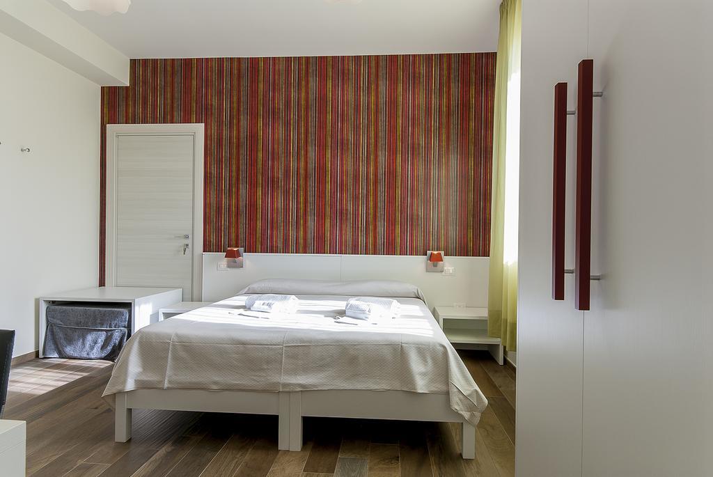 Large Double or Twin Room